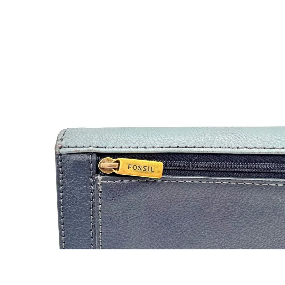 Fossil Cleo Leather Clutch Wallet Light Blue & Navy Leather Two-Tone - Picture 4 of 9
